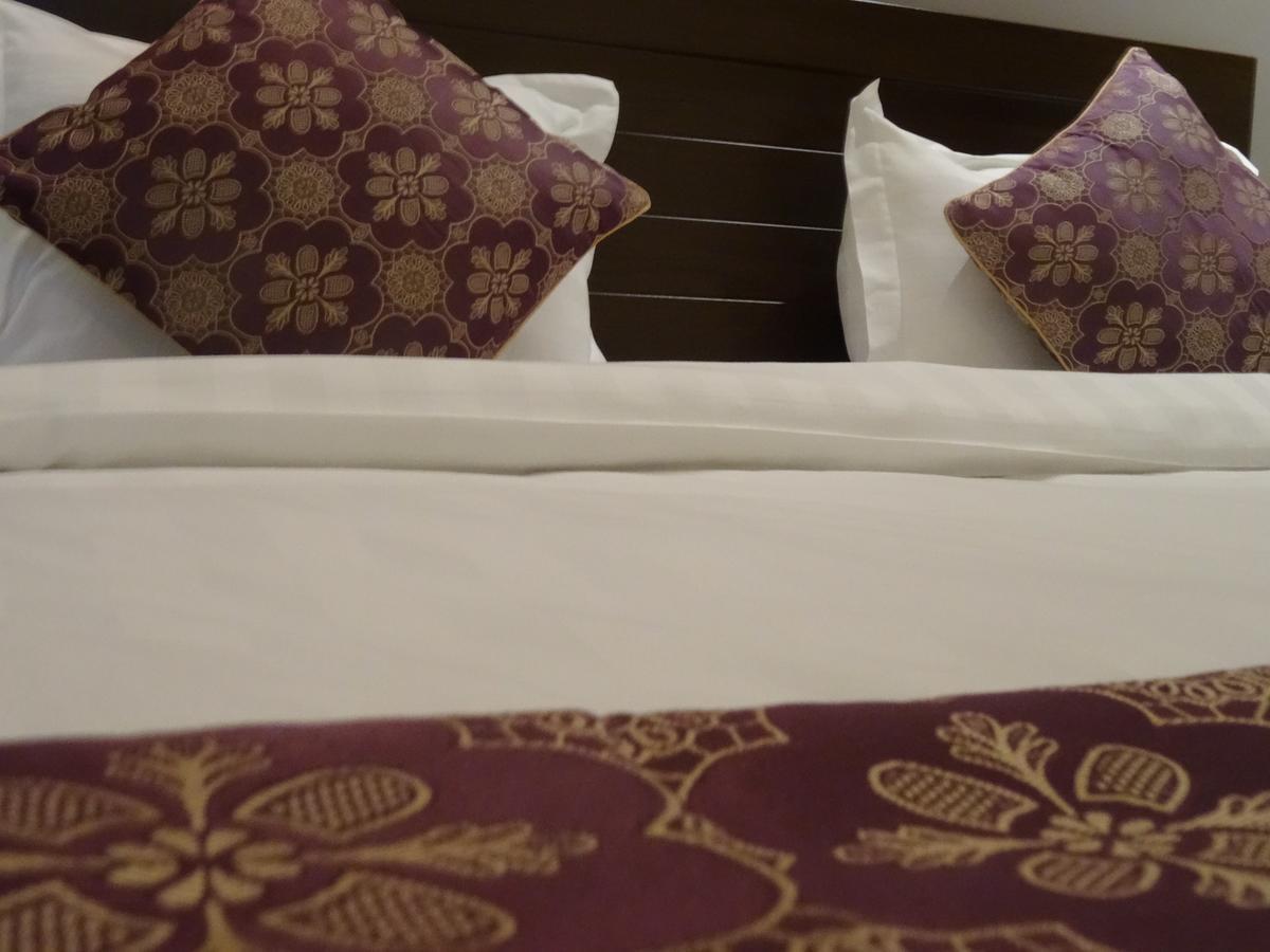 Dar Hashim Hotel Suites - Al Sahafa Riyadh Bagian luar foto